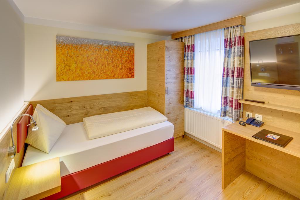 Hotel Leimer Braeu Lenzing Buitenkant foto